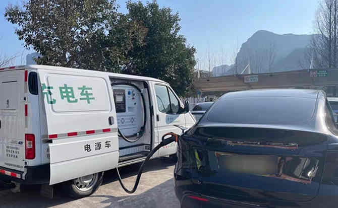 临县汽车搭电